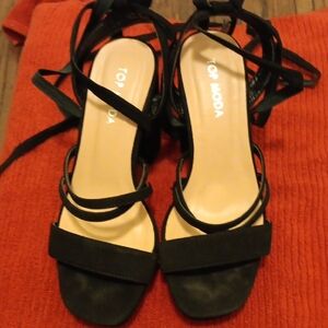 TOP Moda Elegant Black Strappy Heels